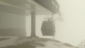 VIDEO Cod galben de viscol și ceață densă în țară. Vântul puternic trimite turiștii acasă